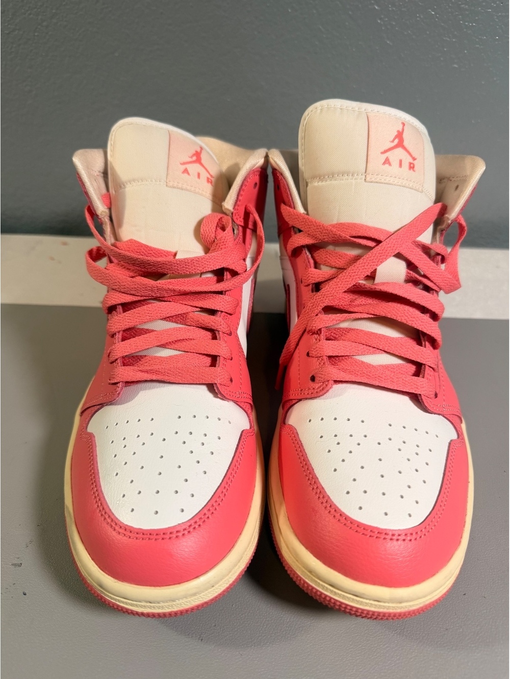 Women Nike Air Jordan 1 Mid Strawberries/Cream Sneakers Sz 9